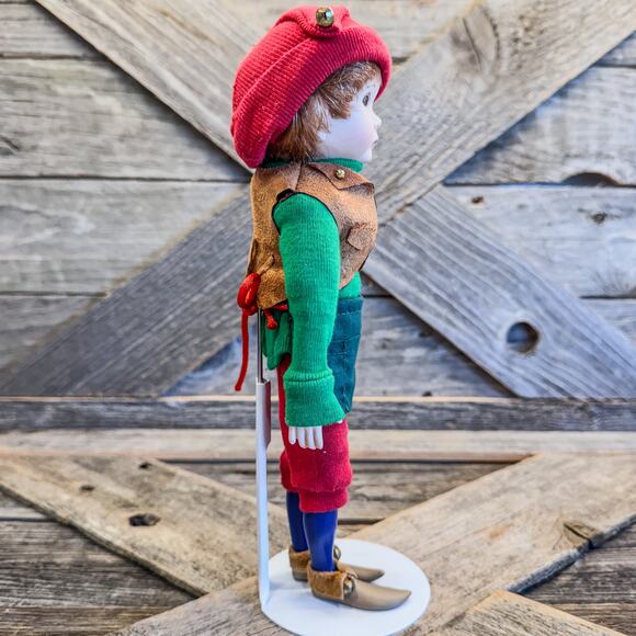 Vintage Christmas Elf, Paradise Galleries Treasury Collection, Porcelain Elf 9”H - Picture 5 of 9